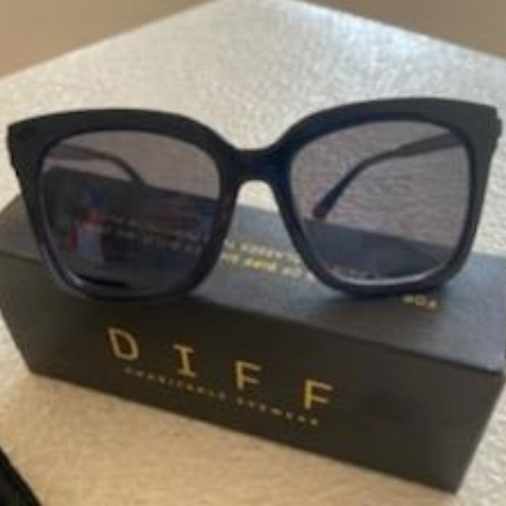 DIFF- Bella sunglasses